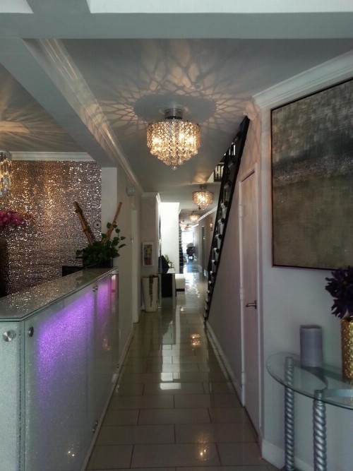 Hollywood VIP Hotel - image 6