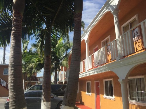 Paradise Inn & Suites - image 17