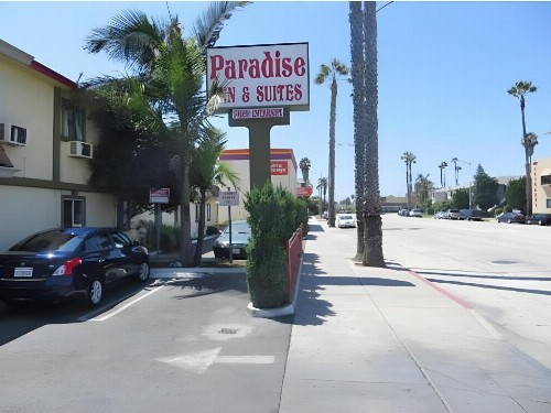 Paradise Inn & Suites - image 19