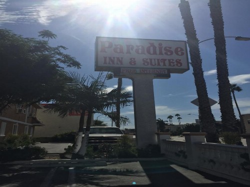 Paradise Inn & Suites - image 22