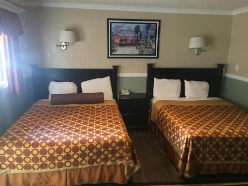 Paradise Inn & Suites - image 24