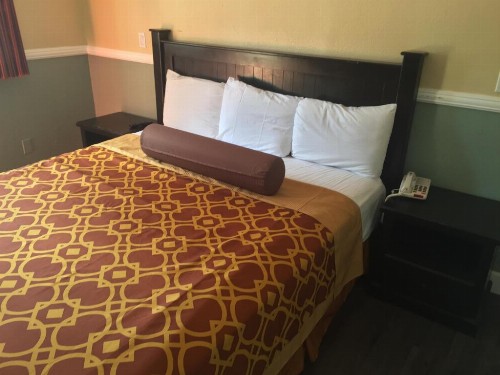 Paradise Inn & Suites - image 36