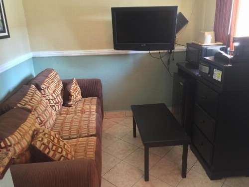 Paradise Inn & Suites - image 38