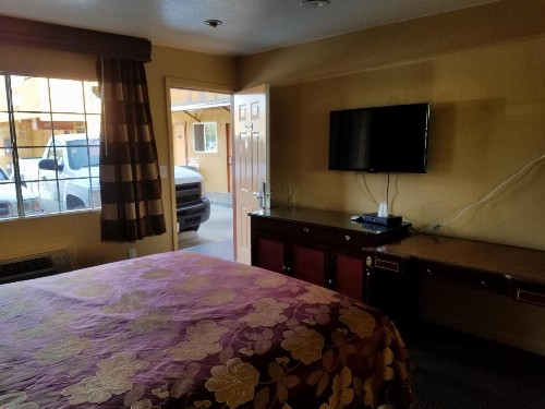 Central Inn Motel - image 18