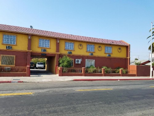 Central Inn Motel - image 4