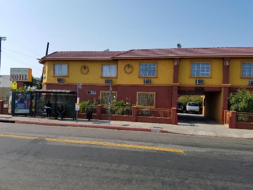 Central Inn Motel - image 5