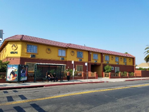 Central Inn Motel - image 6
