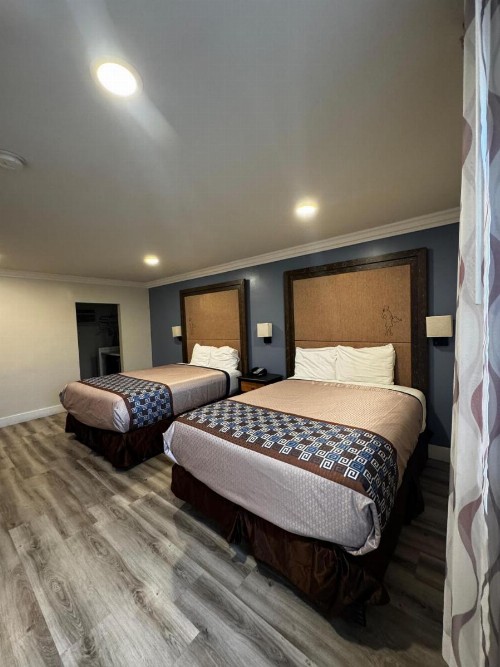 Friendship Motor Inn - image 14
