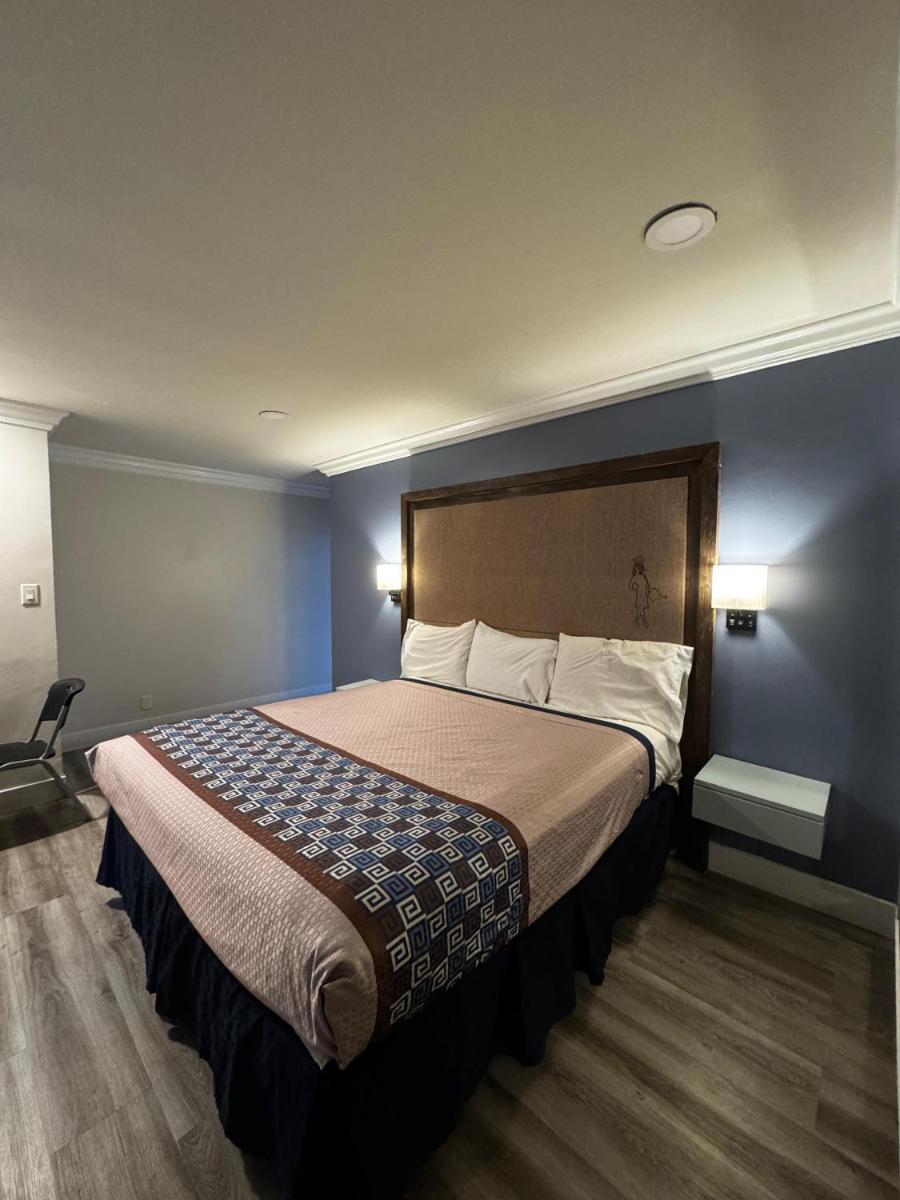 Friendship Motor Inn - image 7