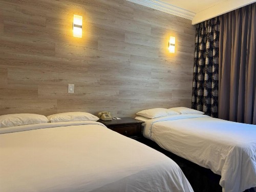 Garden Suite Hotel and Resort - image 2