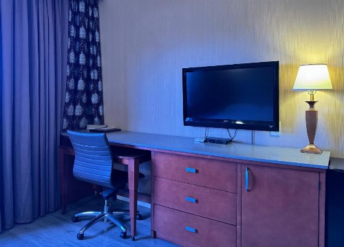Garden Suite Hotel and Resort - image 20