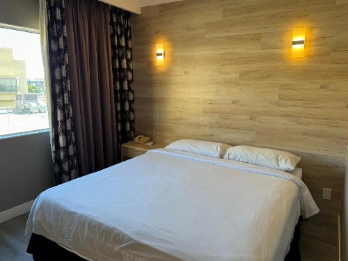 Garden Suite Hotel and Resort - image 3