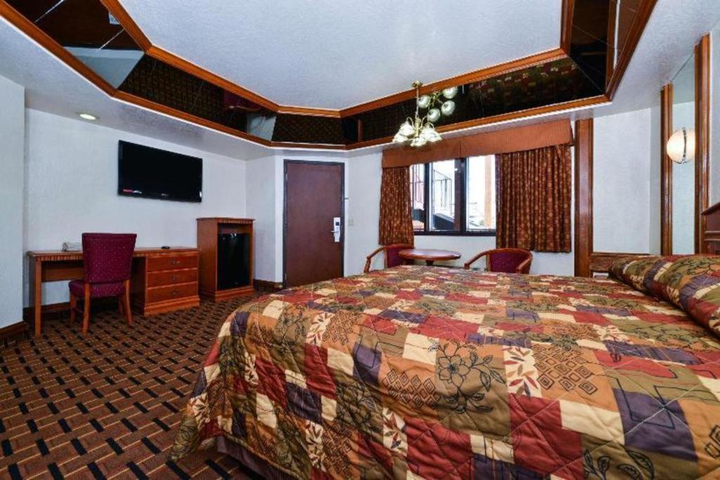 Americas Best Value Inn & Suites Los Angeles Downtown SW - image 4