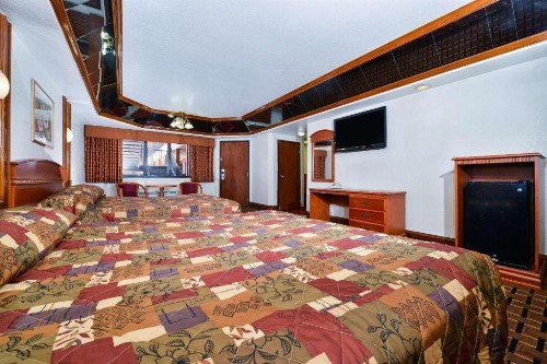Americas Best Value Inn & Suites Los Angeles Downtown SW - image 7