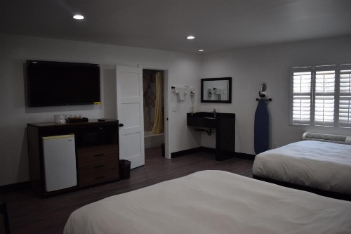 Hyde Park Motel - image 25