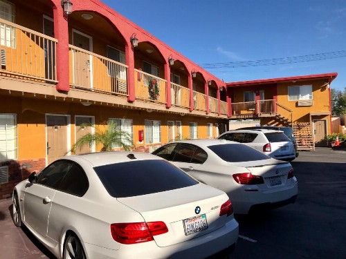 Hyde Park Motel - image 6
