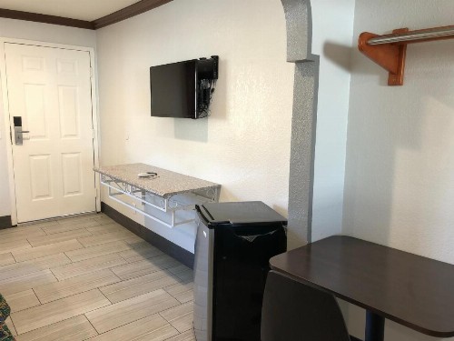 Starlight Inn Valley Boulevard - image 17