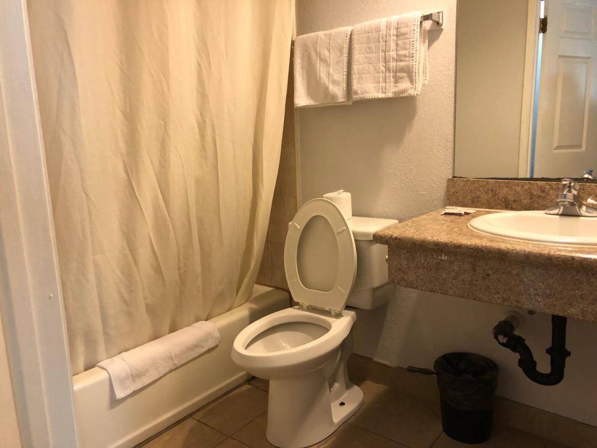 Starlight Inn Valley Boulevard - image 2