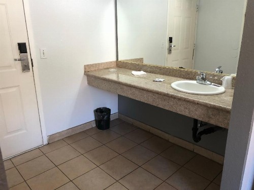 Starlight Inn Valley Boulevard - image 27