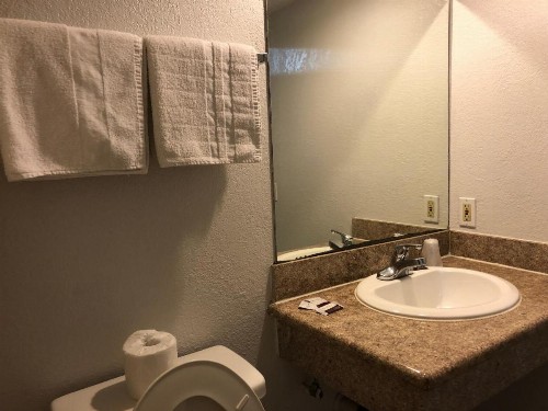 Starlight Inn Valley Boulevard - image 29