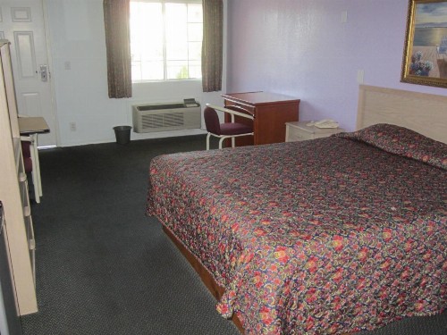 Starlight Inn Valley Boulevard - image 33