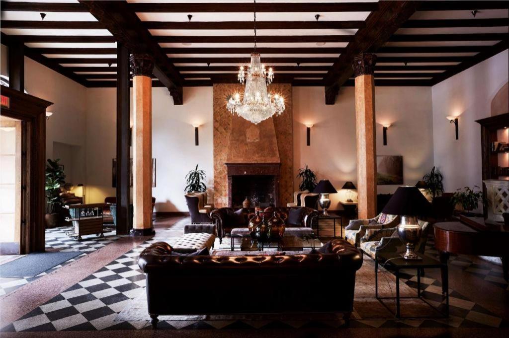 Hotel Normandie - Los Angeles - image 2