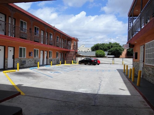 Travel Inn - image 8