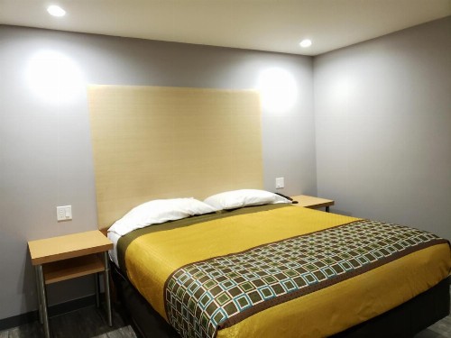 Regal Inn - image 10