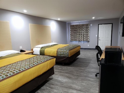 Regal Inn - image 3