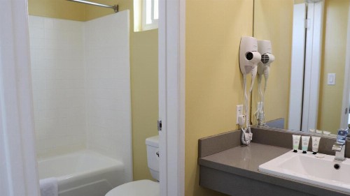 Hometel Suites - image 13