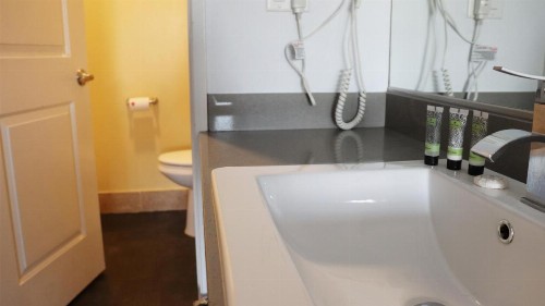 Hometel Suites - image 21