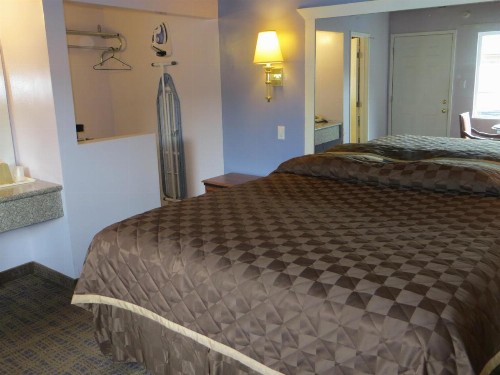 Park Cienega Motel - image 12