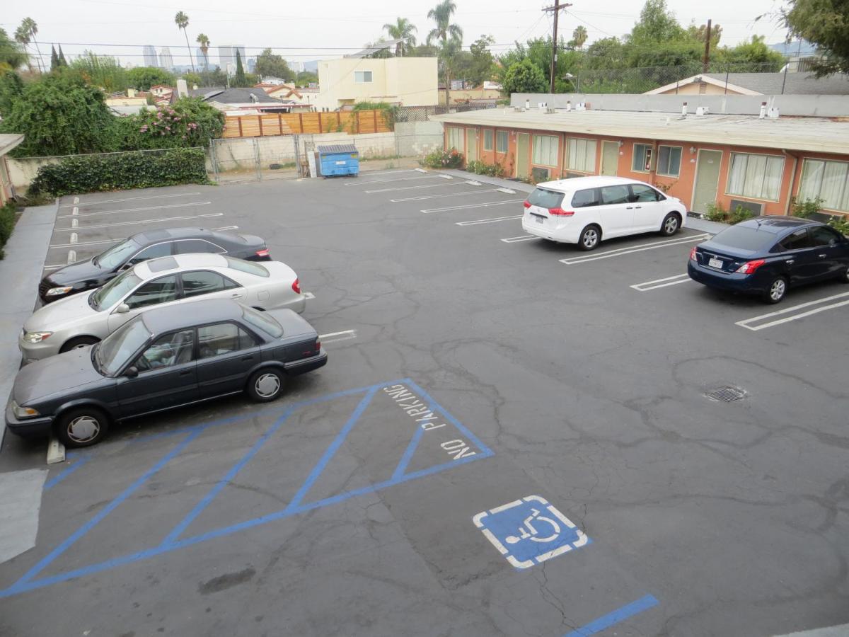 Park Cienega Motel - image 2