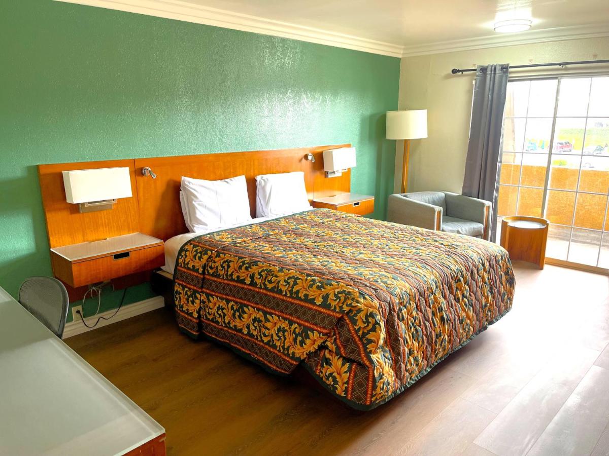 Relax Inn - main image