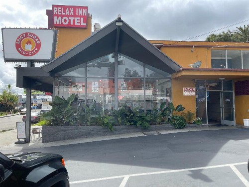 Relax Inn - image 10