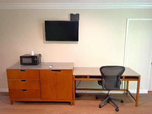 Relax Inn - image 4
