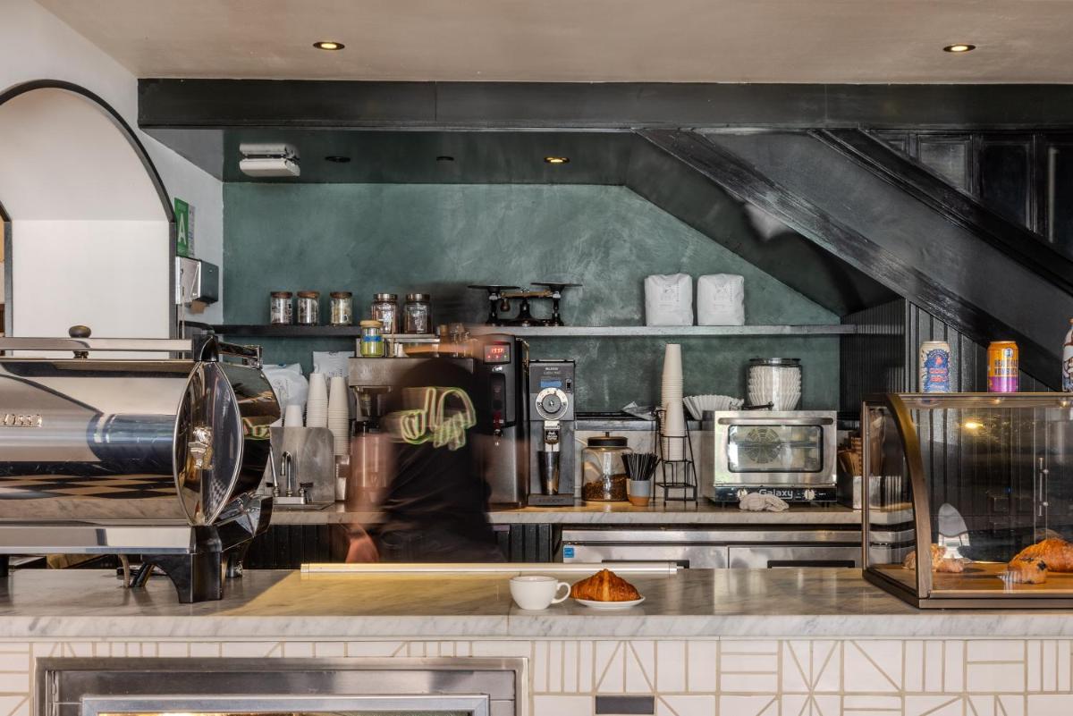 Ace Hotel Downtown Los Angeles - image 7
