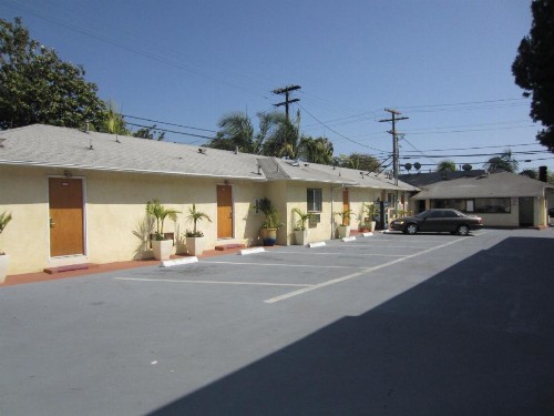 Tropico Motel - image 3