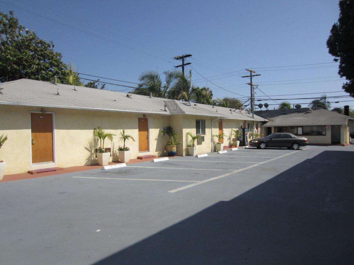 Tropico Motel - image 3