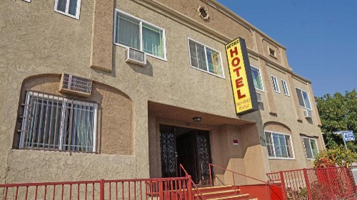 Antonio Hotel - image 8