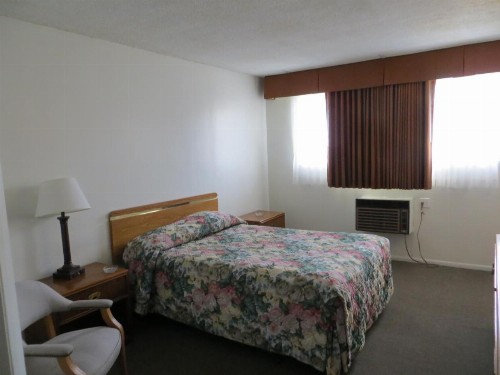 Jet Inn - image 8