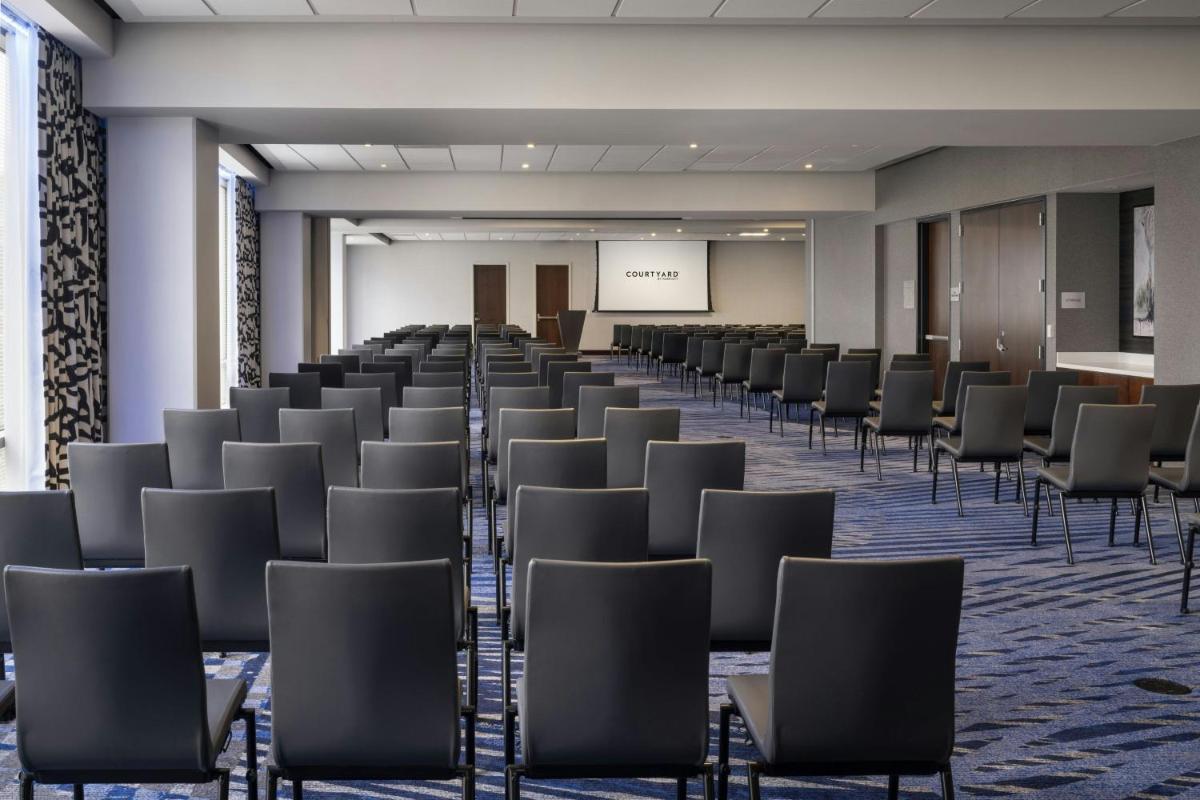 Courtyard by Marriott Los Angeles L.A. LIVE - image 2
