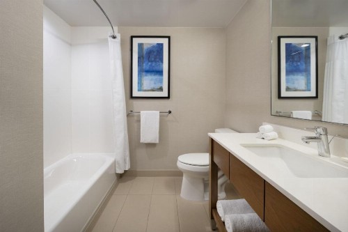 Courtyard by Marriott Los Angeles L.A. LIVE - image 35