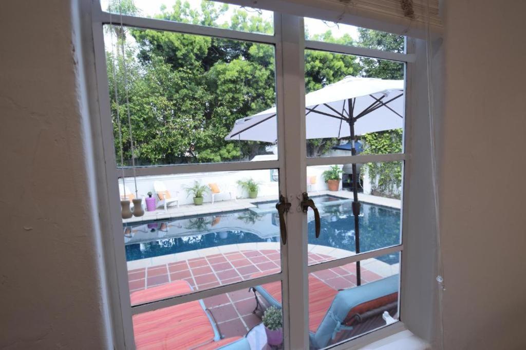 Beverly Hills Celebrity Home - image 6