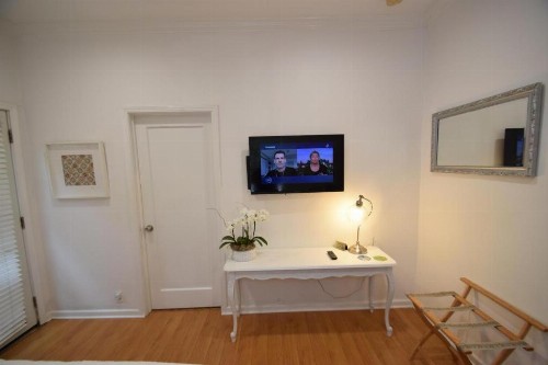 Beverly Hills Celebrity Home - image 8