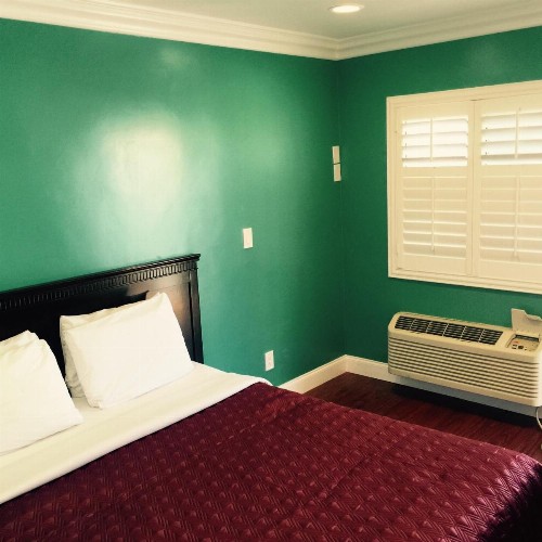 Crenshaw Inn Motel - image 22