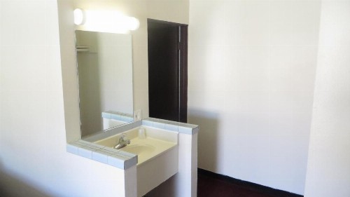 Eagle Rock Motel - image 10