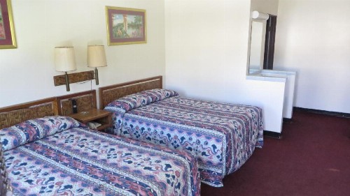 Eagle Rock Motel - image 16