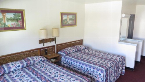 Eagle Rock Motel - image 22