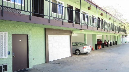 Eagle Rock Motel - image 26